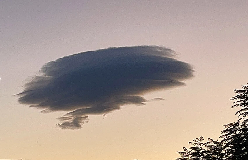 Mercan bulutları iki kentte ortaya çıktı.