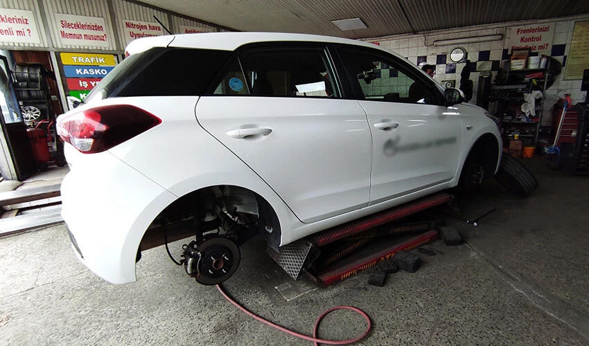 Sanayide kış lastiği yoğunluğu: Fiyatlar 6 bin ile 10 bin arası değişiyor