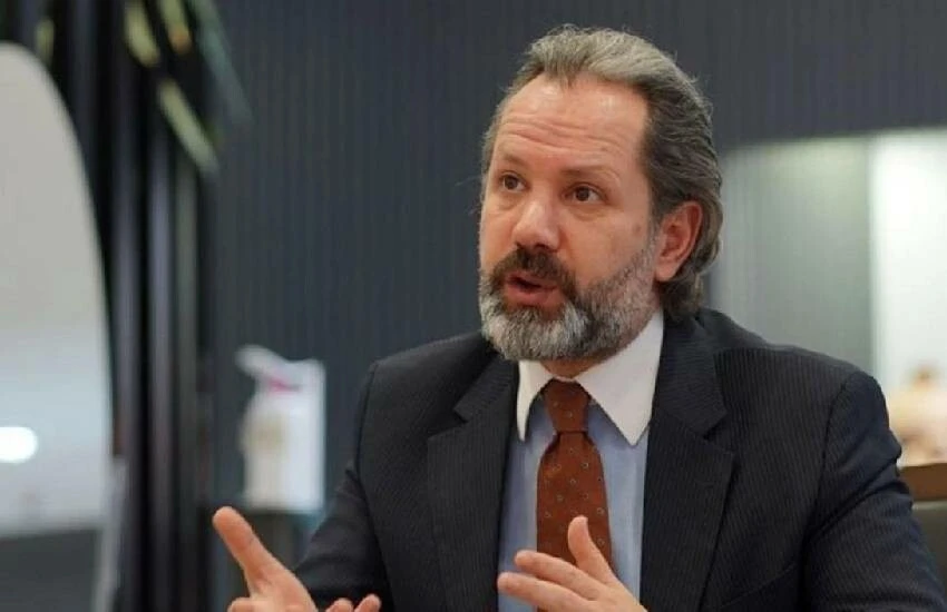 Tahminler tutmadı, Merkez Bankası’ndan ters köşe! Faiz kararı sonrası euro ve dolar piyasaları nasıl şekillenecek?