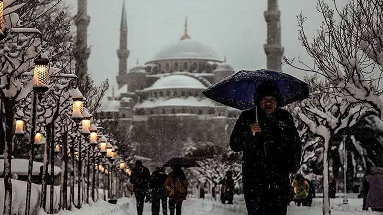 Meteoroloji 64 il için uyardı: Kar yağışı İstanbul&#039;da başlayacak, Türkiye&#039;yi esir alacak