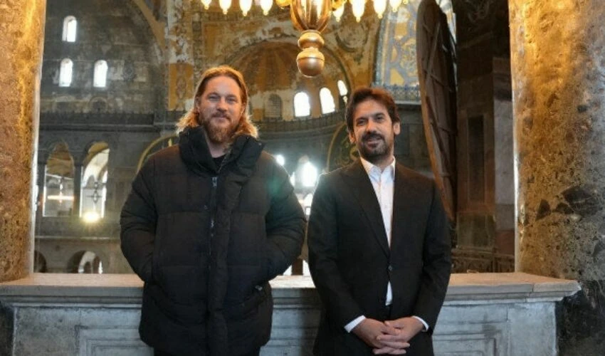 Vikings dizisinin Kral Ragnar'ı Travis Fimmel Ayasofya'da