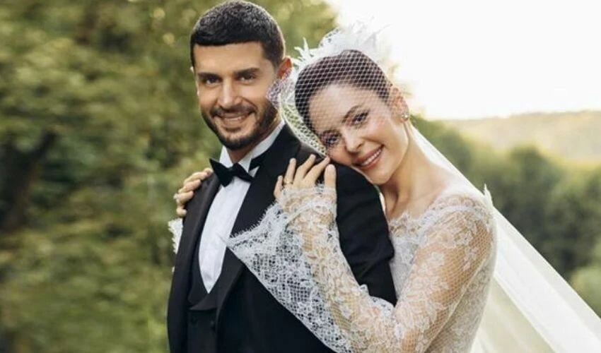 Yıldız Çağrı Atiksoy ile Berk Oktay cephesinden güzel haber geldi