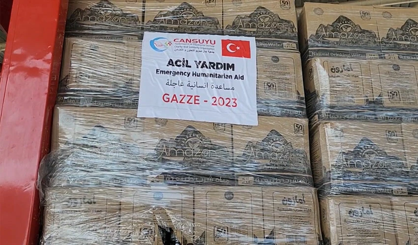 Mısır'dan Gazze Şeridi'ne yakıt ve gıda girişi başladı