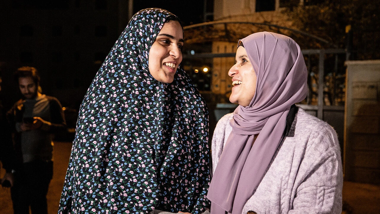 Filistinli kadınların özgürlük sevinci: Esir takası sonrası ailelerine kavuştular