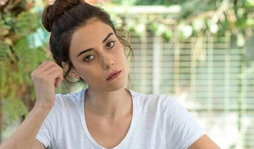 Cansu Dere bu sefer reklam anlaşmasıyla konuşulacak! Dakikalar içinde milyonlar kazanacak