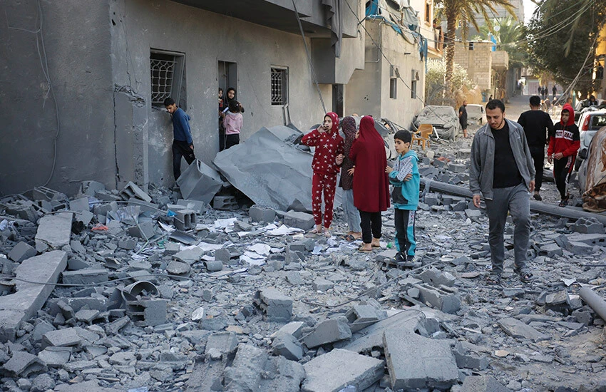 Gazze'de verilen insani arada yıkım da gün yüzüne çıktı.