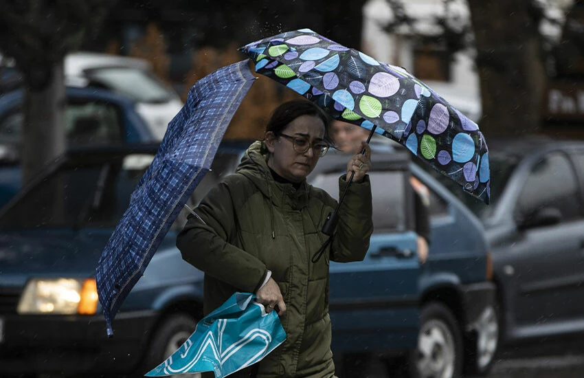 64 kentte sarı ve turuncu alarm! Meteoroloji, AFAD, AKOM peş peşe uyardı: Kar ve fırtına geliyor (25 Kasım Cumartesi hava durumu)