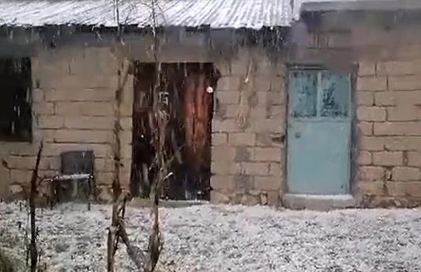 Fırtına ve sağanak hayatı felç etti: Dalgalar 3 metreye ulaştı, çatılar uçtu, seferler iptal oldu…