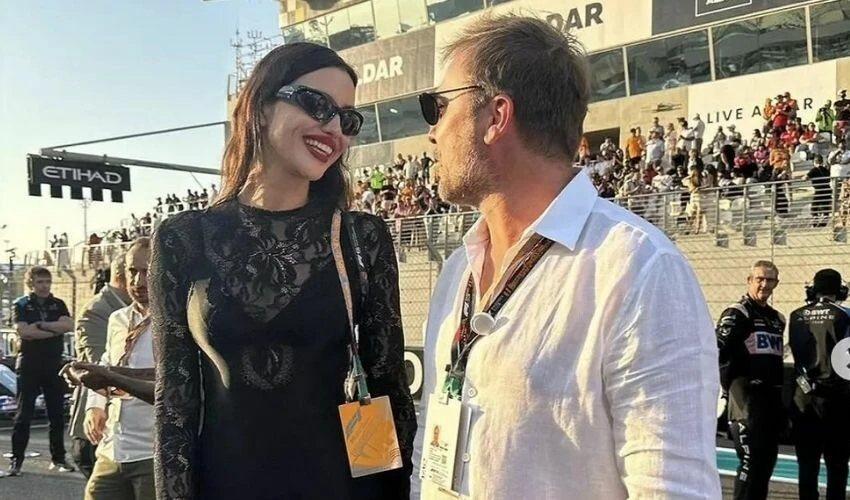 Engin Altan Düzyatan dünyaca ünlü isimlerle fotoğraf çektirme yarışına girdi! Eğlenceli yorumlar peş peşe geldi