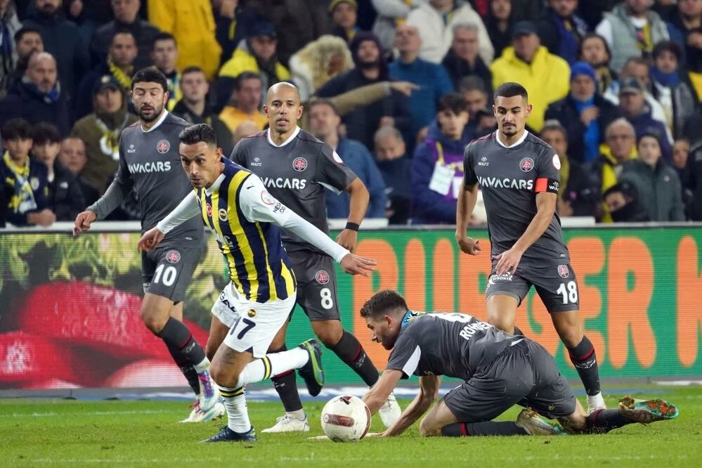 Fenerbahçe, Karagümrük maçı tartışmalarına noktayı koydu: Yeniden oynayalım