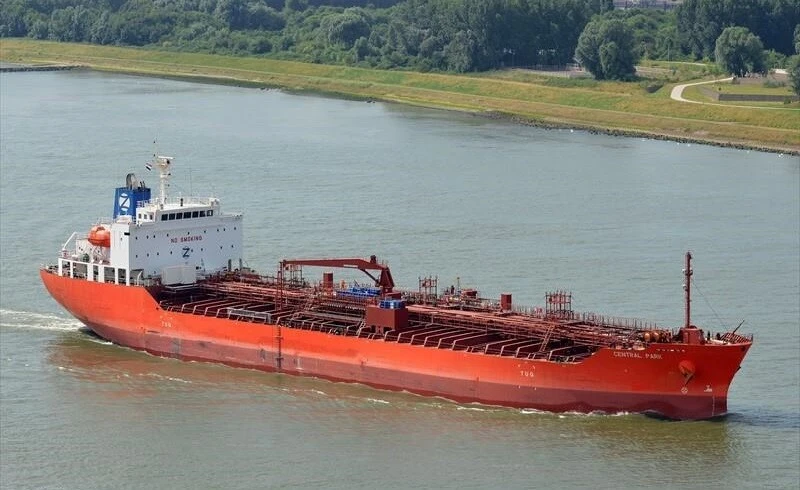 İçinde Türk kaptanların olduğu kaçırılan gemiye ABD donanması müdahalesi