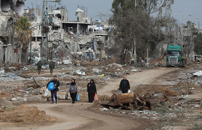 İsrail güçleri, Gazzelilerin güzergahında yol boyunca önlemler aldı.