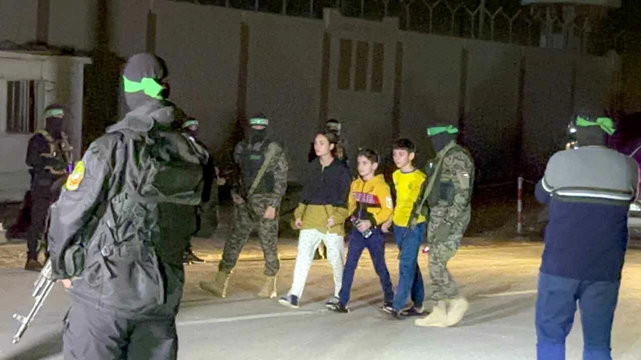 Esir takasında 5. gün... Hamas, 11 İsrailli esiri daha teslim etti! İsrail de 33 Filistinli esiri bıraktı