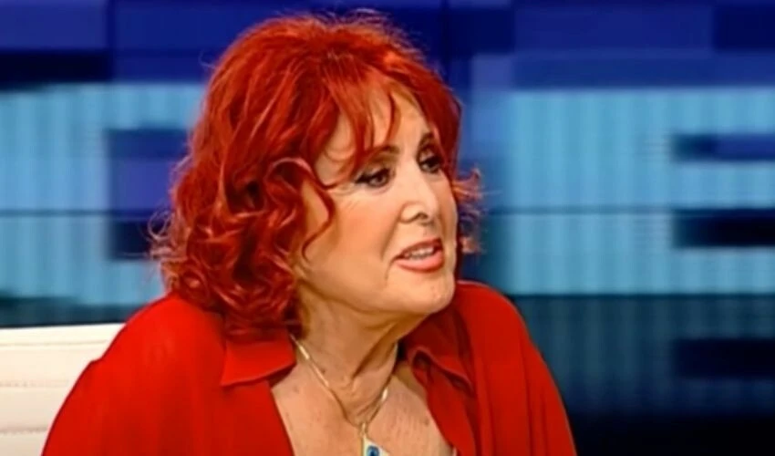 Ünlü şarkıcı Güzide Kasacı hayatını kaybetti