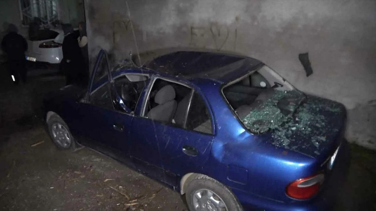 İstanbul, Sakarya, Bursa... Resmen fırtına koptu, ortalık savaş alanına döndü