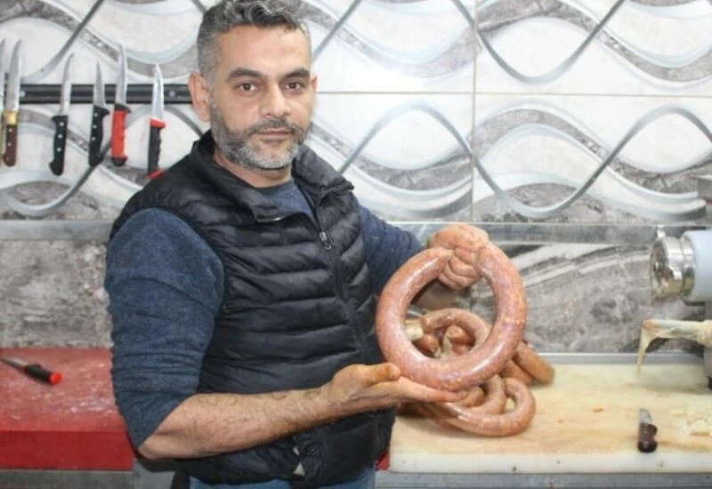 Siirt sucuğu 81 ilde ilgi görüyor! Fiyatı 400 TL arttı: Yayladan dönen koyun etinden yapılıyor