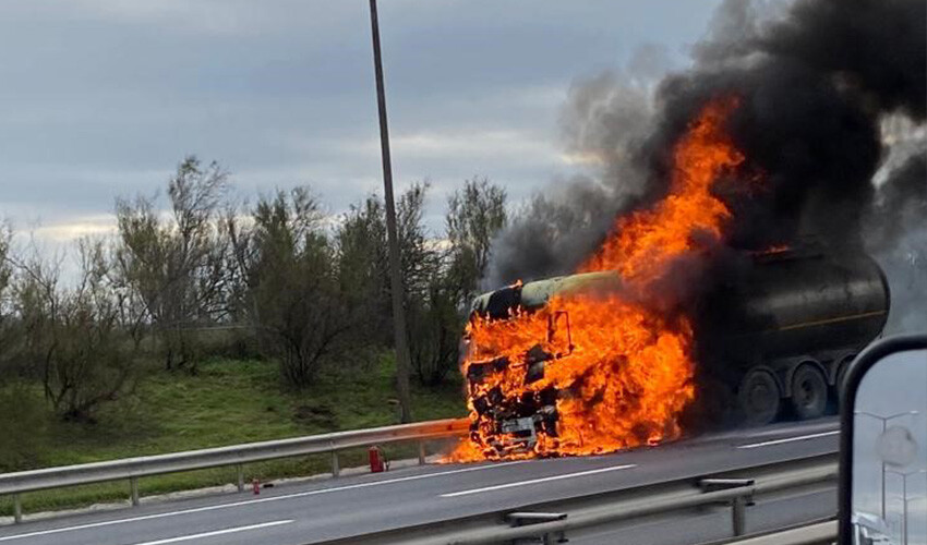 TEM&#039;de korku dolu anlar... Tanker alev alev yandı