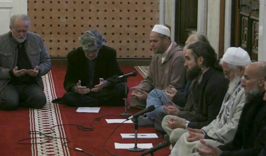 İsrail'in saldırıları bir ülkeyi çok etkiledi: Her hafta bir kişi Müslüman oluyor