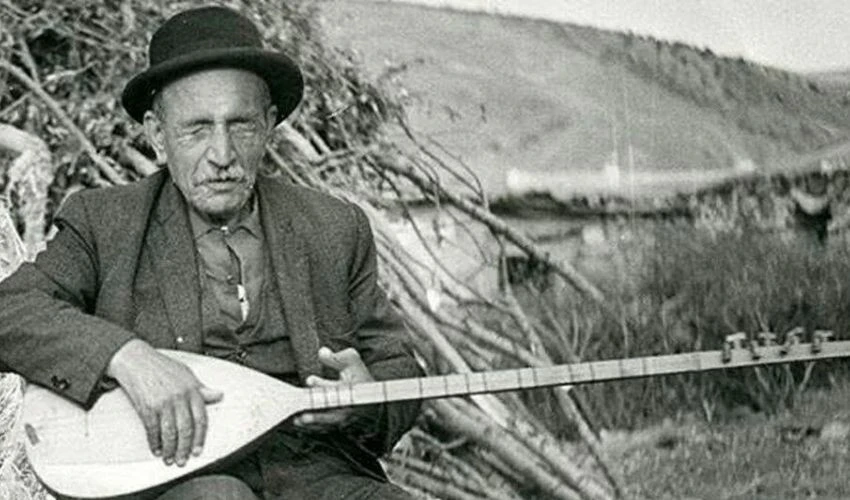 Halk ozanı Aşık Veysel Paris'te anılacak: Sahnede Tamer Karadağlı olacak