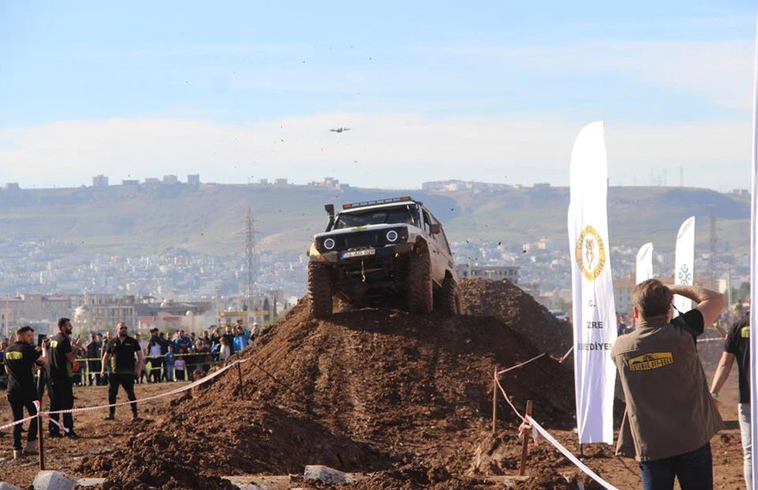 Şırnak'ta off road heyecanı yaşandı.