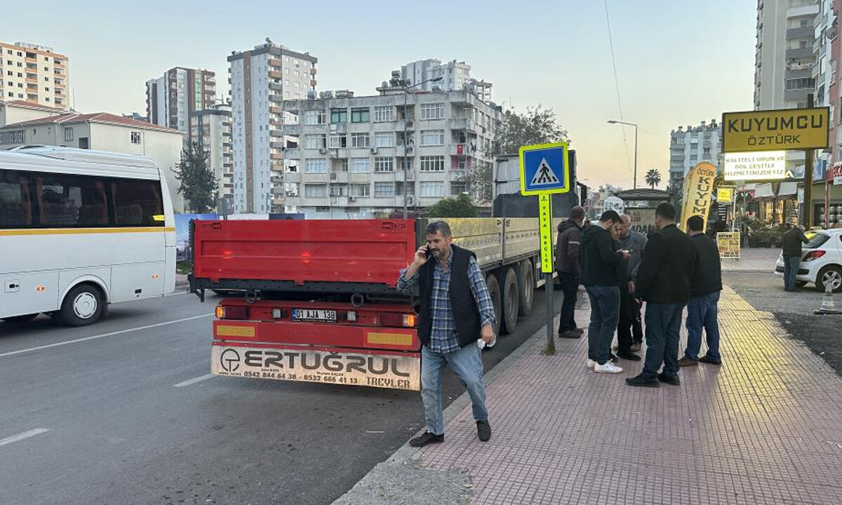 Motosikletlinin feci ölümü! Tırın altında kaldı