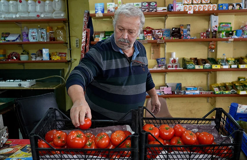 Marketlere inat vazgeçmiyor! 46 yıllık tecrübeyle müşterilerinin 'güven kapısı'