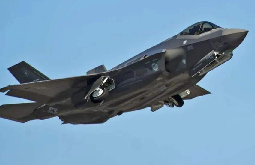 Kuş çarpan F-35 erken 'emekli' oldu