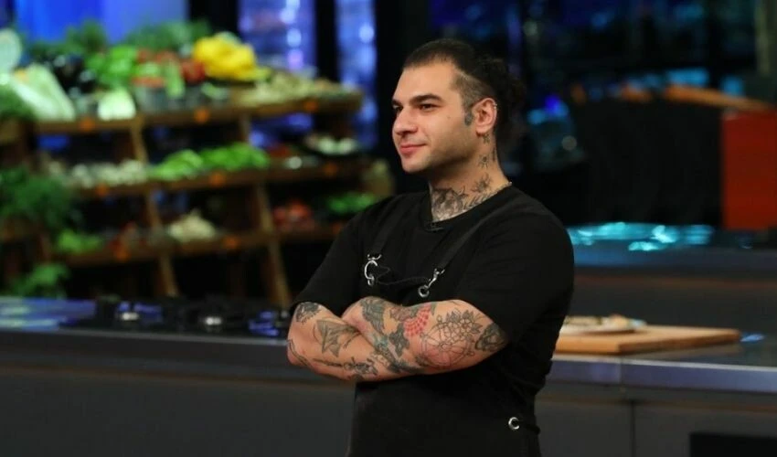 Masterchef’te Tolga elendi, Mehmet Yalçınkaya konuşmasıyla duygulandırdı