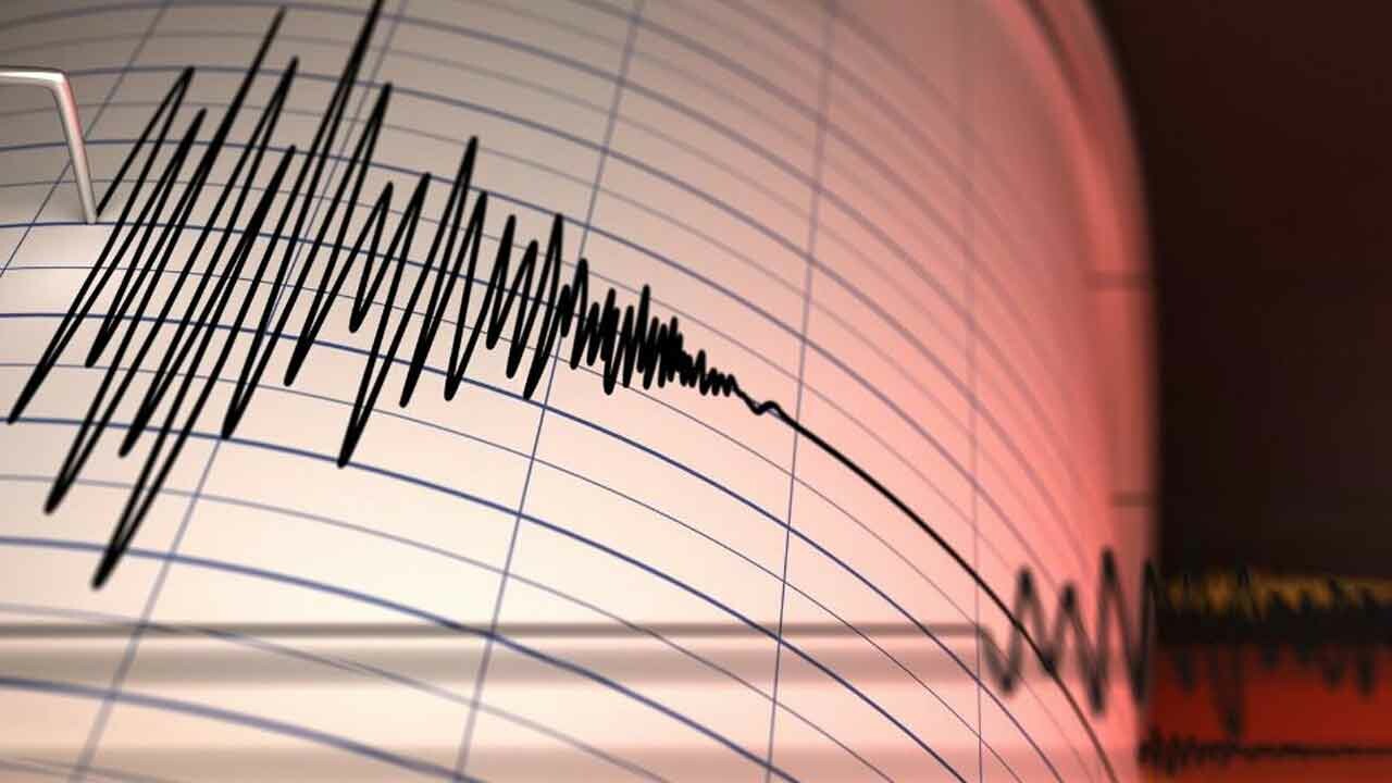 Filipinler&#039;de 6,9 büyüklüğünde deprem