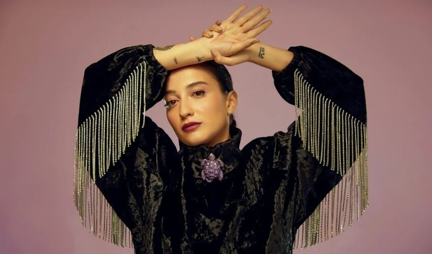 Rüzgar nedeniyle konsere çıkmayan Melike Şahin, İBB'ye yüklendi