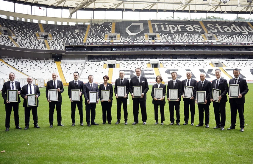 Beşiktaş'ta kadro yenileniyor! Hasan Arat transfer için tarih verdi