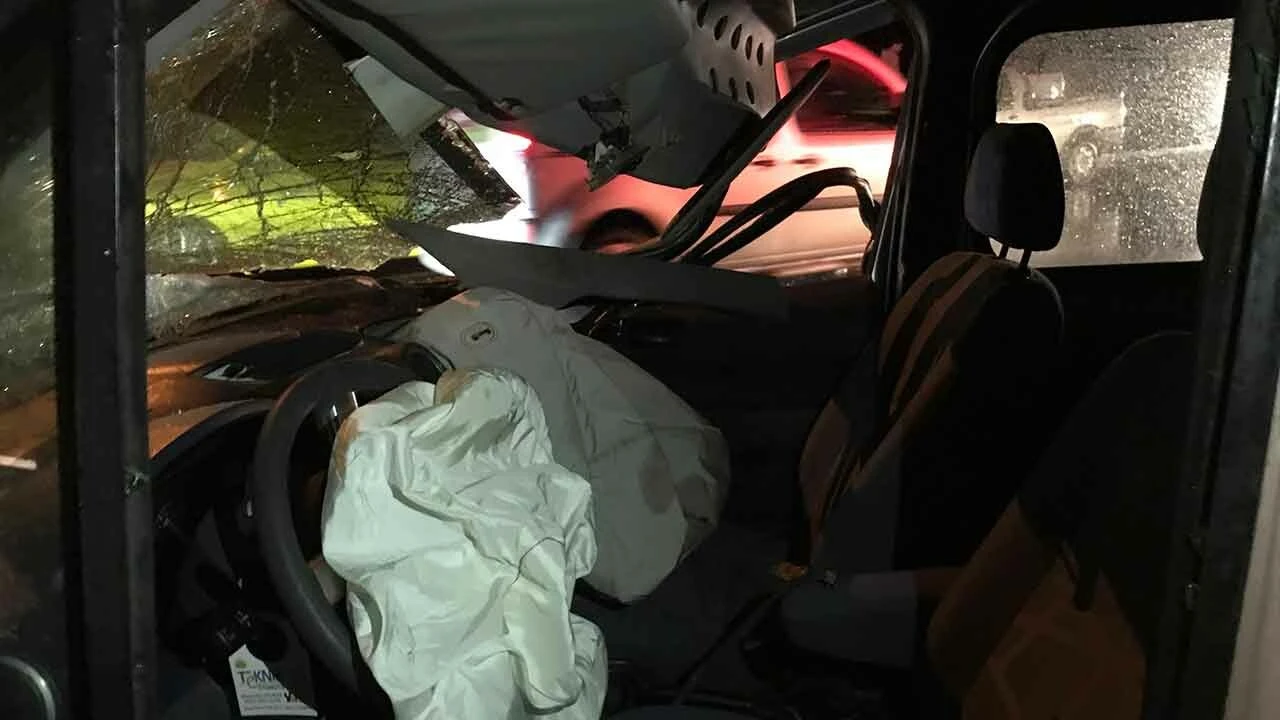 Sakarya'da 3 araç birbirine girdi: 4 yaralı