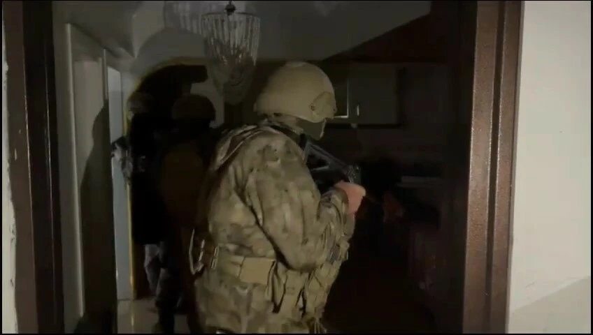 250 ekip, 1000 polisle şafak baskını: 238 kişi yakalandı