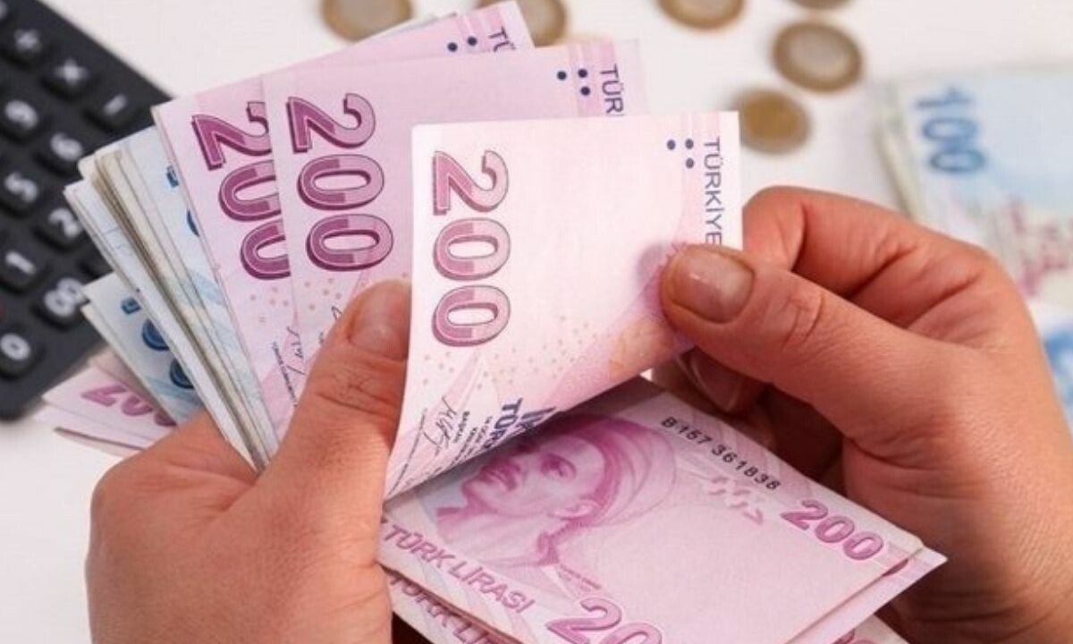 Memur, emekli, asgari ücretli için düğmeye basıldı! Seyyanen zam, refah payı ve kök ücret ayarı geliyor