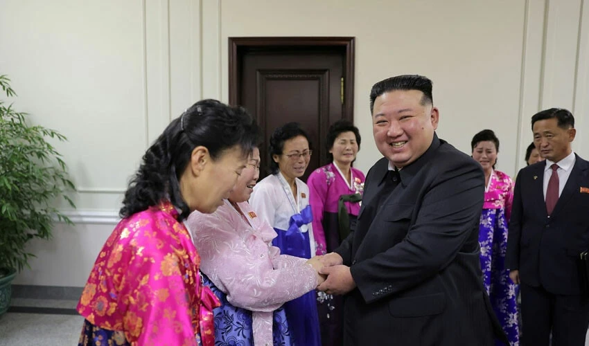 Kuzey Kore lideri Kim Jong-un duygusal anları: Hem ağladı hem ağlattı