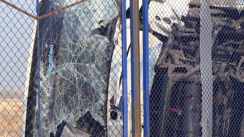 Korku dolu anlar! Üniversite servis otobüsü devrildi...