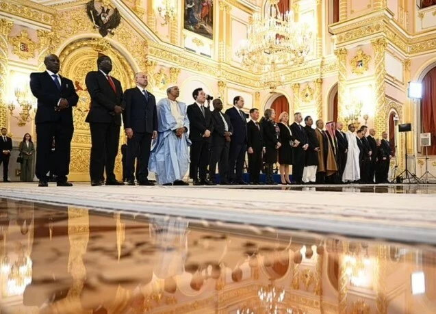 Törendeki Putin'in dublörü müydü? Kimse Rus lidere yaklaşamadı ilginç anlar