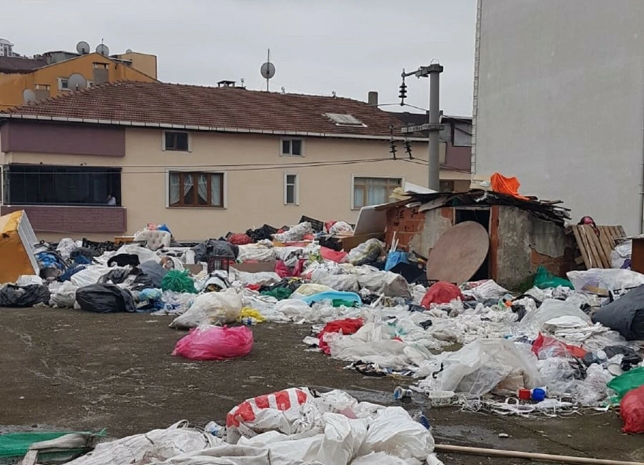 Anne ile oğlunun yaşadığı evden çıkanlar şaşkına çevirdi