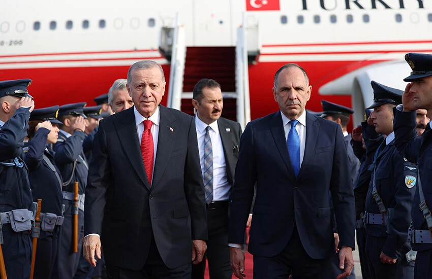 Erdoğan, Türkiye-Yunanistan Yüksek Düzeyli İşbirliği Konseyi'nin Beşinci Toplantısı vesilesiyle Yunanistan'a gitti.