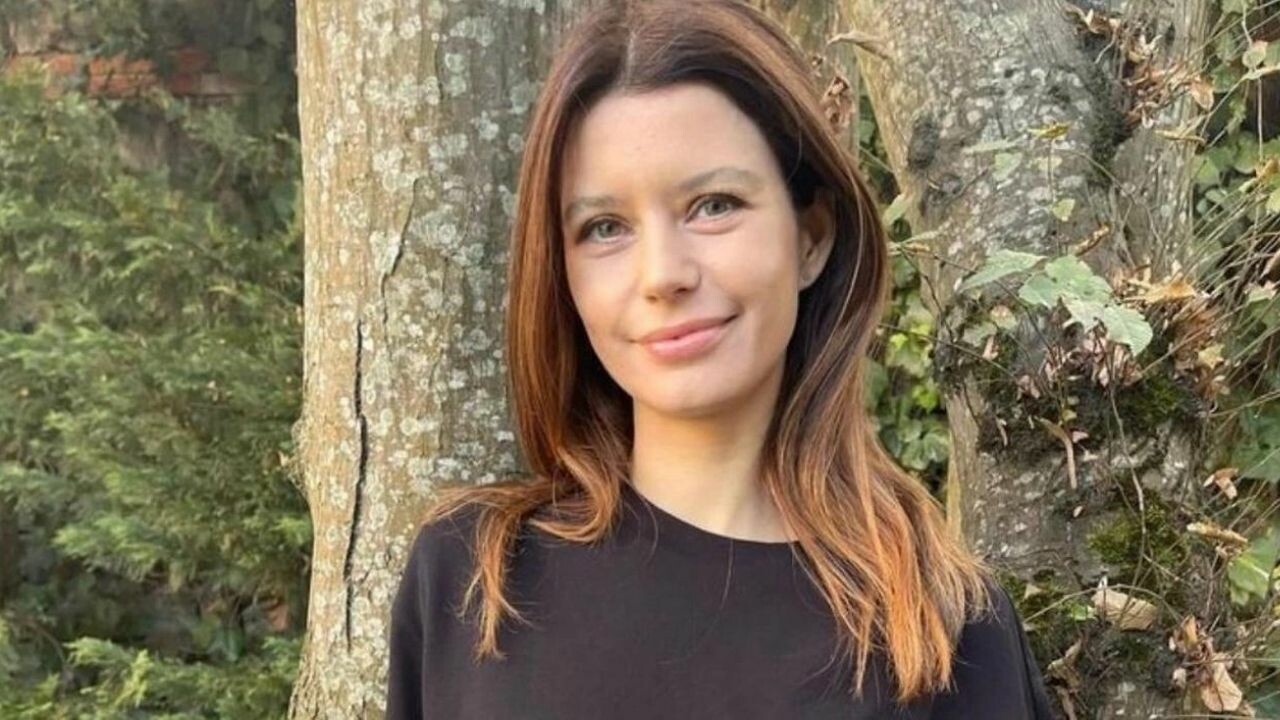 Beren Saat&#039;ten Filistin açıklaması: Kendi parlak hayatımı paylaşmaya utanıyorum