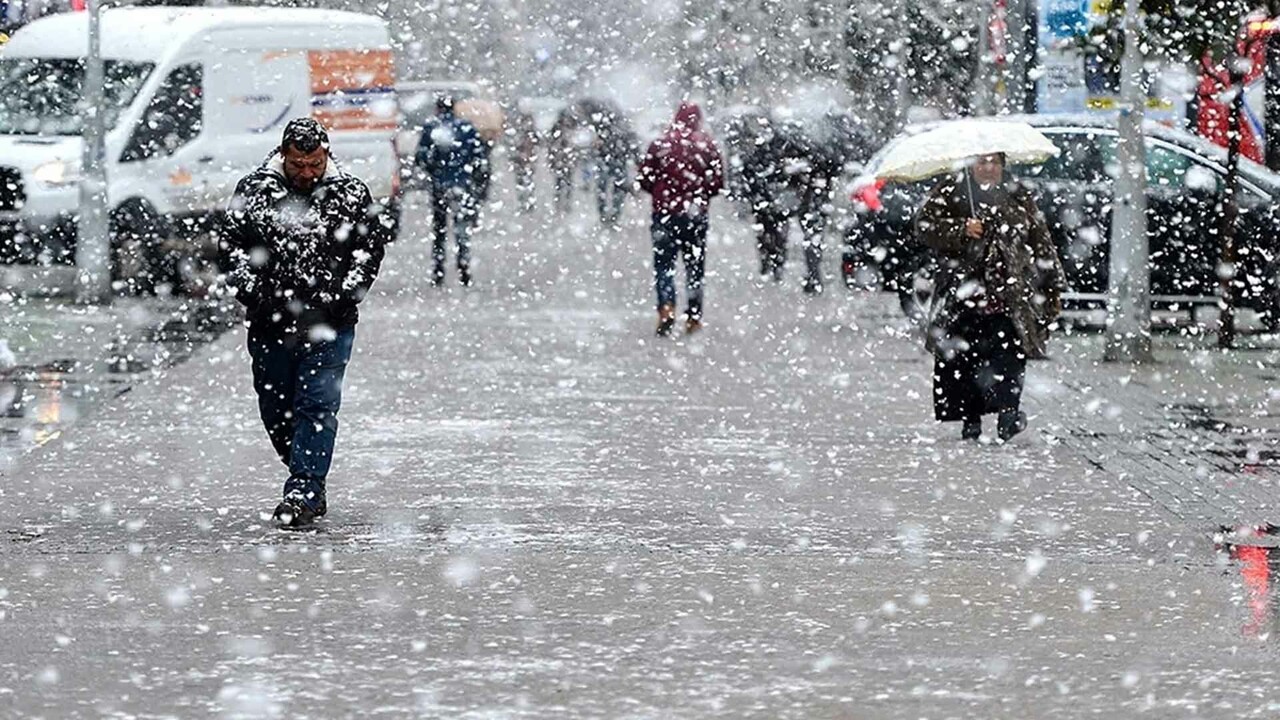 Bu illerde yaşayanlar dikkat! Meteoroloji 21 ili saat vererek uyardı: Kar ve sağanak geliyor