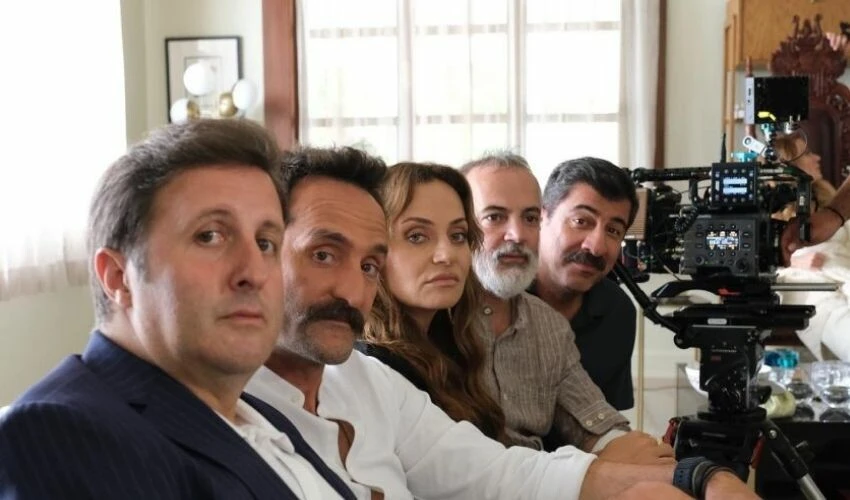 Çakallarla Dans 6 filmindeki 'kapıda vize' sahnesi gerçek oldu
