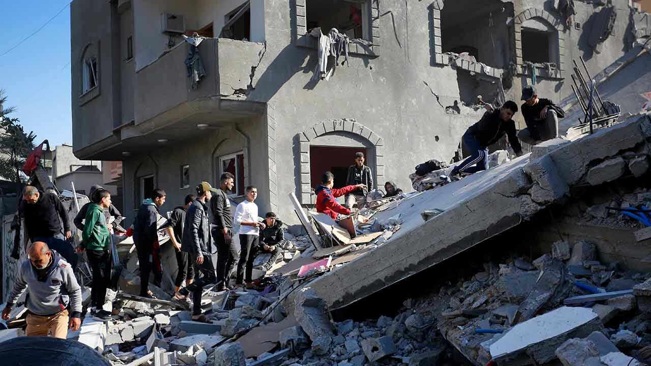 İsrail&#039;den Refah&#039;a hava saldırısı: 6&#039;sı çocuk, 12 Filistinli öldü