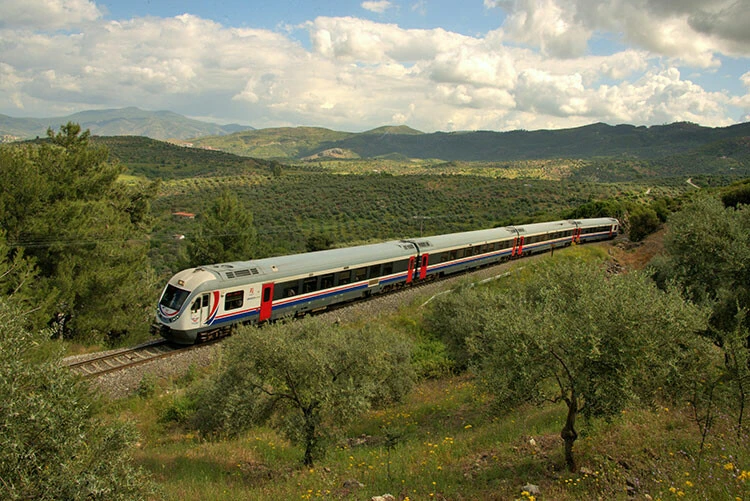 Göller Ekspresi'nin yeni seferleri geliyor! İlk tren için tarih belli oldu