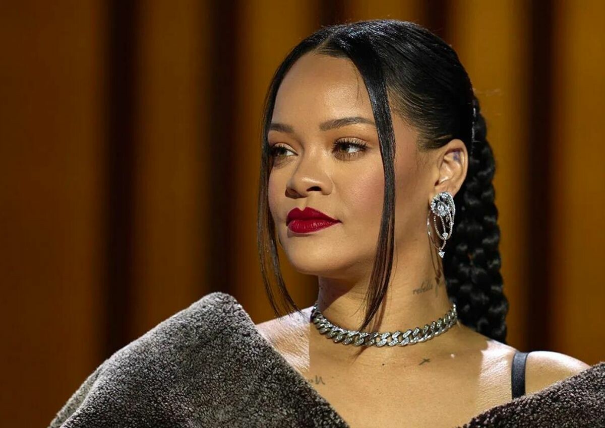 Rihanna’dan sürpriz! Türkiye&#039;ye geliyor