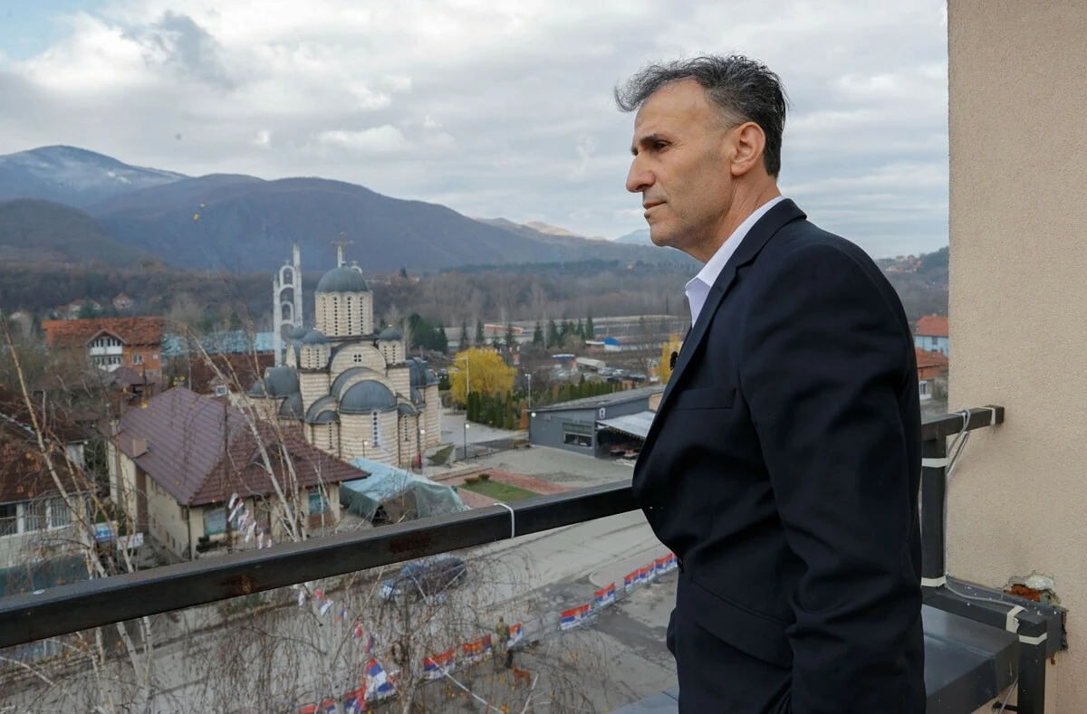 Arnavut belediye başkanı binada esir kaldı! 7 aydır dışarı çıkamıyor