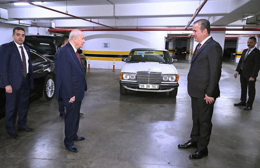 MHP lideri Bahçeli klasik otomobilini milletvekiline hediye etti: Nesilden nesile…