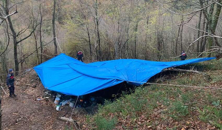 30 metrelik çukurda yakalandılar