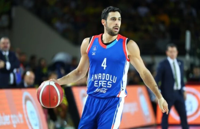 Anadolu Efes’in deneyimli oyuncusu Doğuş Balbay kariyerini noktaladı