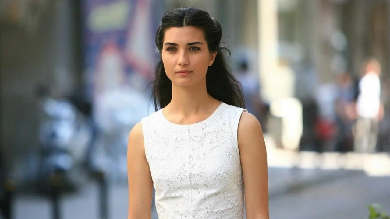 Tuba Büyüküstün, Türkiye’yi terk ettiği iddialarını yalanladı